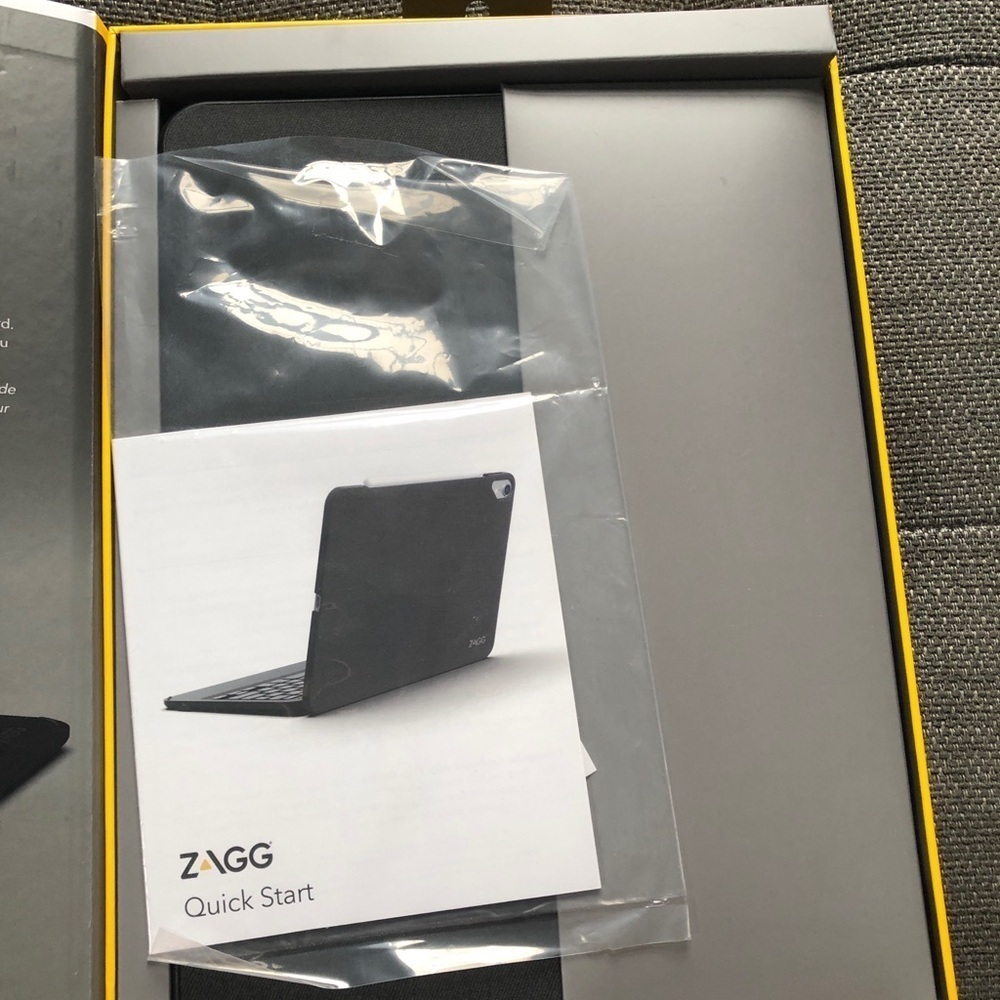 BNIB ZAGG Folio Wireless Keyboard & Case for iPad Pro - Black - Picture 3 of 5